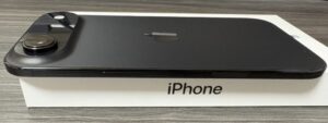iPhone Airを横から見たところ
